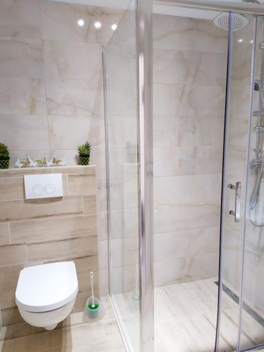 Others 2, Apartmani Mira, Nin