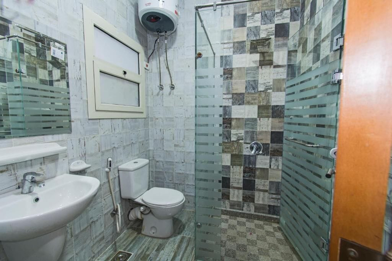 Bathroom 4, Lazur Sea & City Apartment's - El Hadaba, Hurghada - Egypt, Al-Ghurdaqah