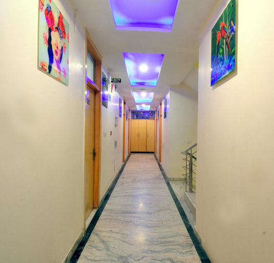 Public Area 3, Hotel Karlo Kastle By Sushant Travels, Delhi