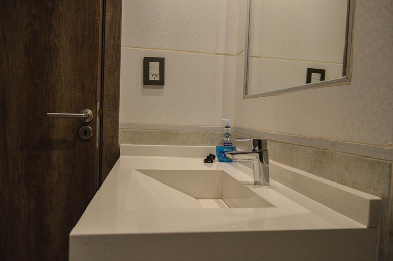Bathroom 7