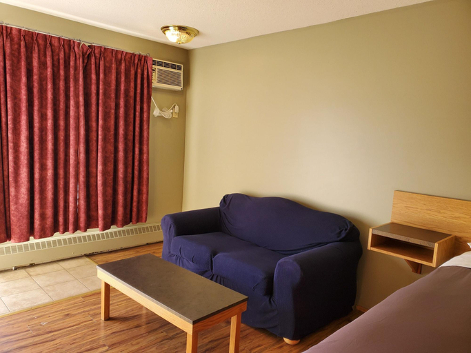 Bedroom 3, Stars Inn & Suites Building B, Division No. 11