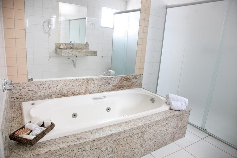 Bathroom 4, Hotel Petaluma, Formiga