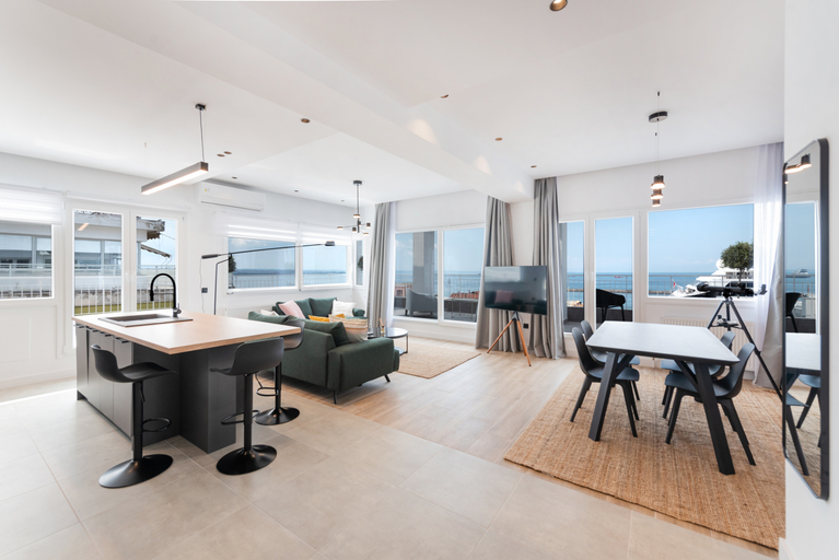 Others, Oddity By halu!, Central Macedonia