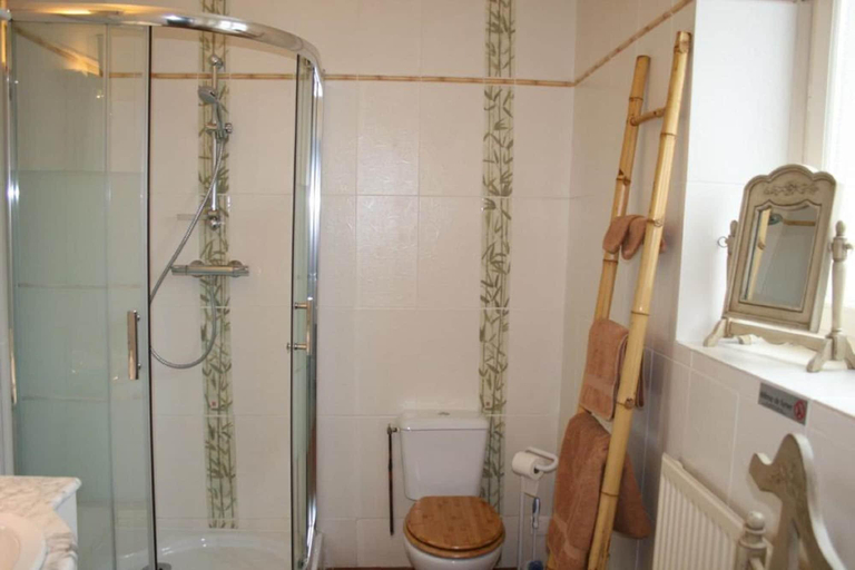 Bathroom 4, Le Petit Nailly, Yvelines