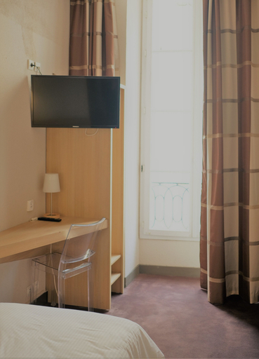 Bedroom 3, Hotel Gambetta, Gironde