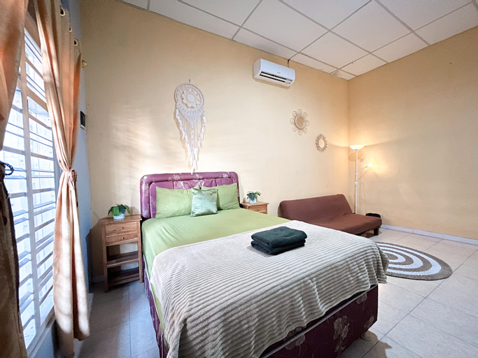 Rumah Boho - 3BR in the heart of Semarang - Tap to explore photos
