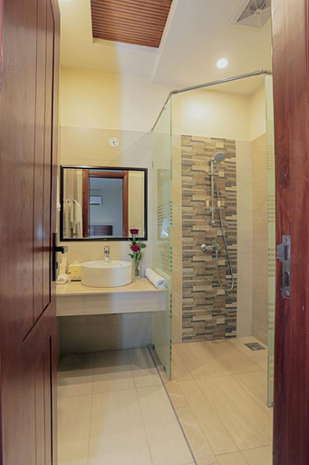 Bathroom, Avari Xpress Faisalabad, Faisalabad