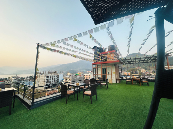 Food & Drinks 5, Hotel Middle Path and Spa, Gandaki