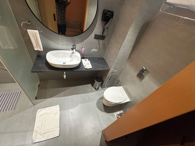 Bathroom 3, 37th Crescent Navi Mumbai, Thane