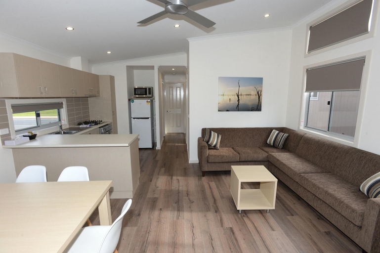 Bedroom 4, Ski Club Holiday Park, Corowa