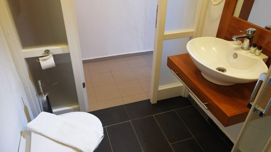 Bathroom 4, Gümbet Cove Hotel, Bodrum