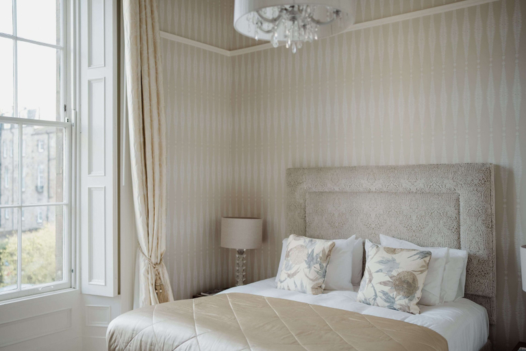 Bedroom 3, Prestigious Townhouse close to Princes Street, Edinburgh