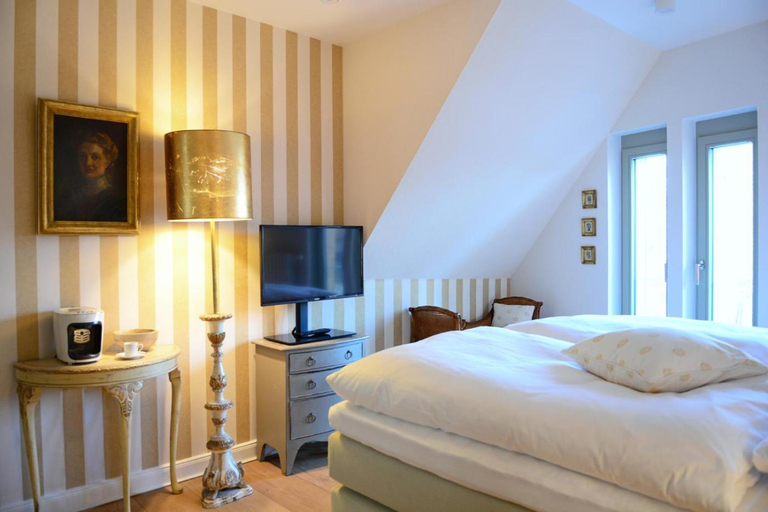 Bedroom 15