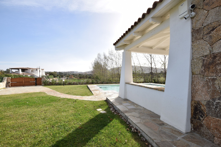 Others, Villa Helios, Nuoro