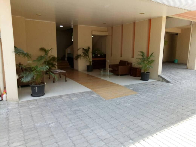 Others 5, Magnus Vosiv Suites, Pune
