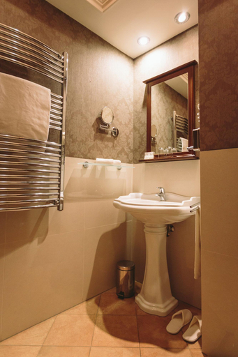 Bathroom 4, Mozart Hotel, Szeged