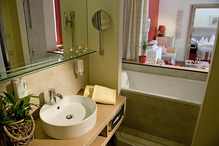 Bathroom 3, Romantik Seehotel Jägerwirt, Murau