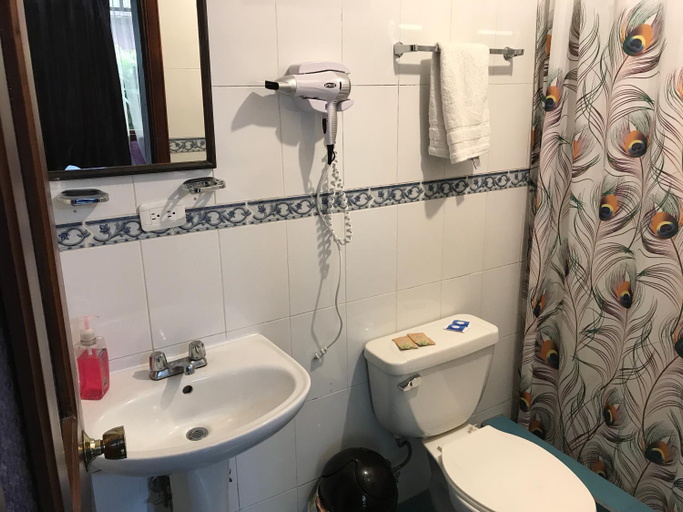 Bathroom 2, Posada J, Baños