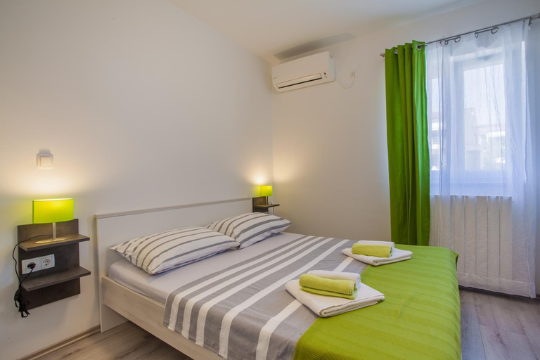 Others 2, Room Elelina, Cres