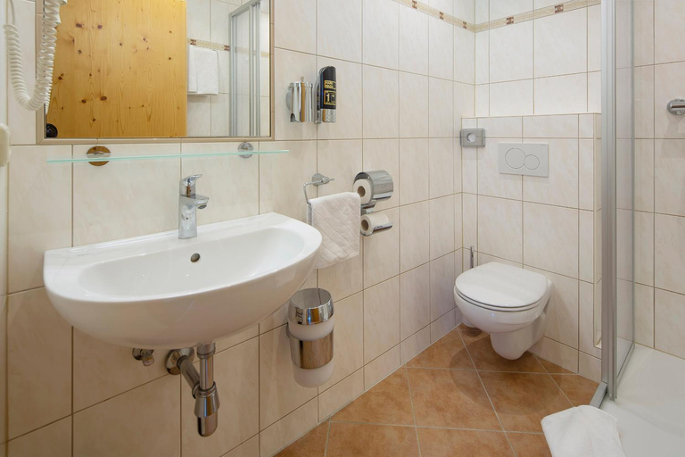 Bathroom 3, Landhaus Obertuschenhof, Schwaz