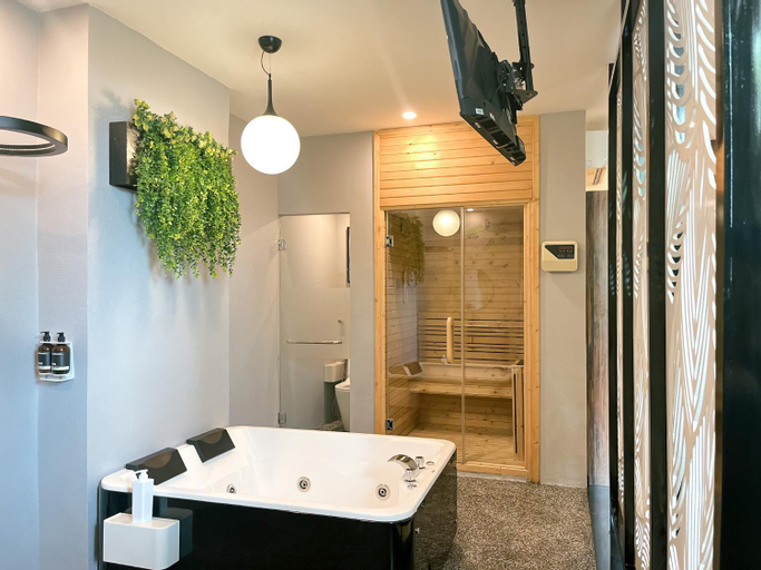 Bathroom 4