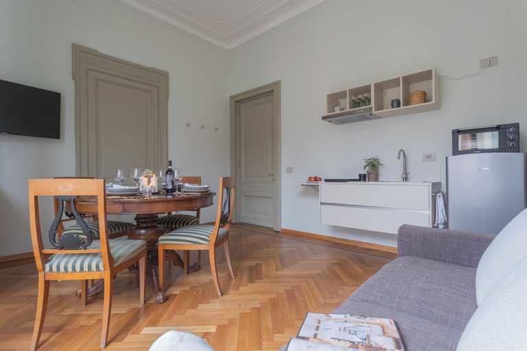 Others 4, Garibaldi's Balcony by Rent all Como, Como