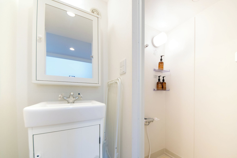 Bathroom 4, Apartment Sanjo, Nara