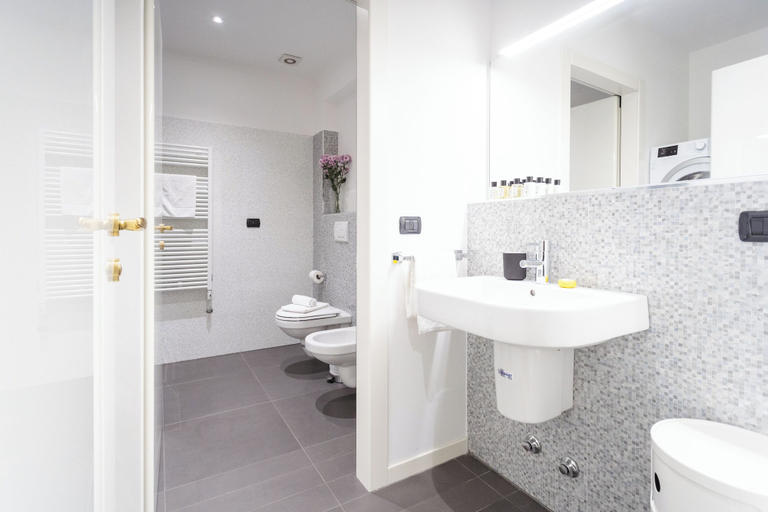 Bathroom 2, White Flat in Como City Center by Rent all Como, Como