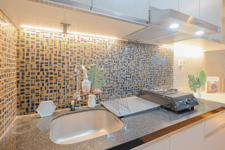 Others 2, Cozy Designed Studio Apartment Tokyo Riverside PIK 2 By Travelio, Tangerang