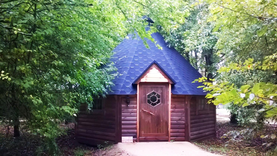 Exterior 8