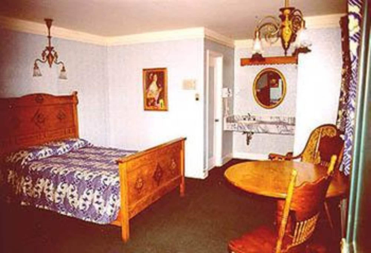 Bedroom 5, Georgetown Mountain Inn, Clear Creek