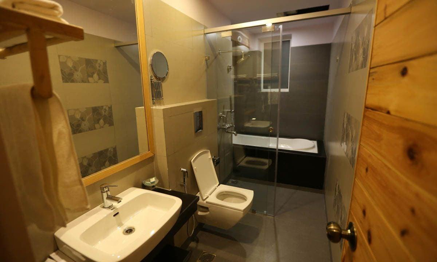 Bathroom 4, D's Casa Hotel, Kangra