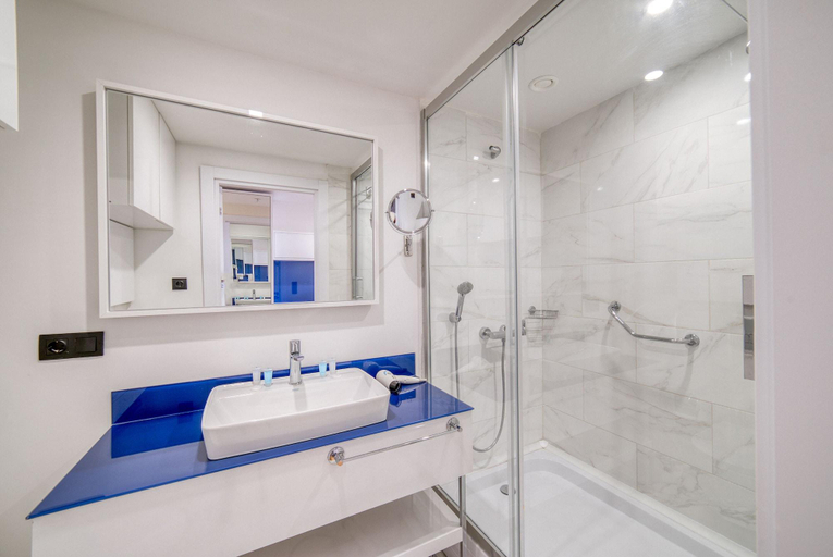 Bathroom 5, Grand City Apartments Batumi, Batumi