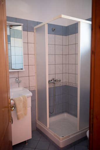 Bathroom 3, Hotel Anna, Epirus