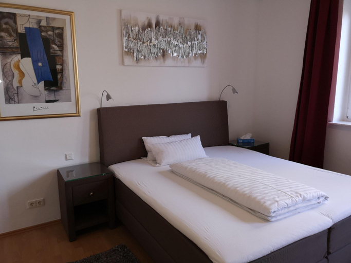 Bedroom 2, Hotel Tuniberg, Freiburg im Breisgau
