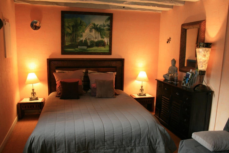 Bedroom 3, Le Petit Nailly, Yvelines