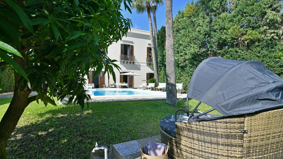 Others 2, VILLA AFRODITE 8, Emma Villas, Messina