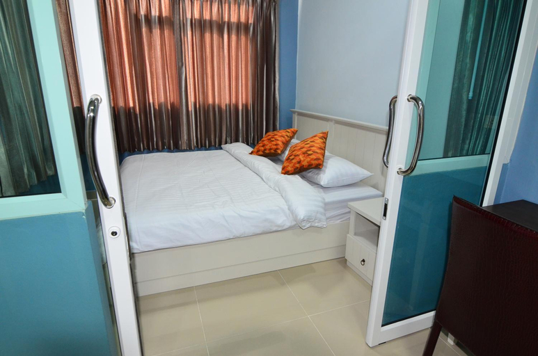 Bedroom 12