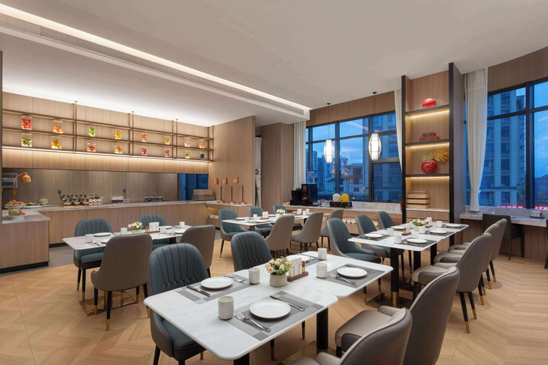 Food & Drinks 4, Hawthorn By Wyndham Fenghuang Baiyue, Xiangxi Tujia and Miao