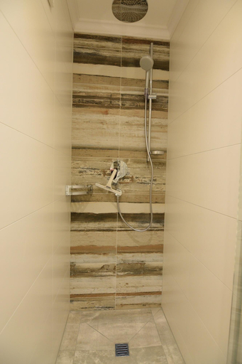 Bathroom 5, Hotel Hubertus, Bludenz