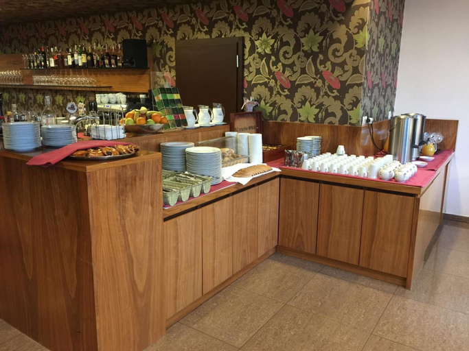 Food & Drinks 5, Hotel Eminent, Malacky