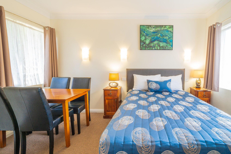 Bedroom 4, Castle Motel, Mount Alexander - C'maine