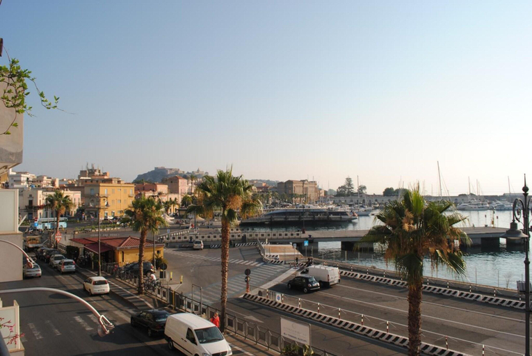 Exterior & Views 2, Petit Hotel, Messina