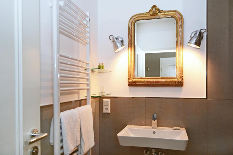 Bathroom 11