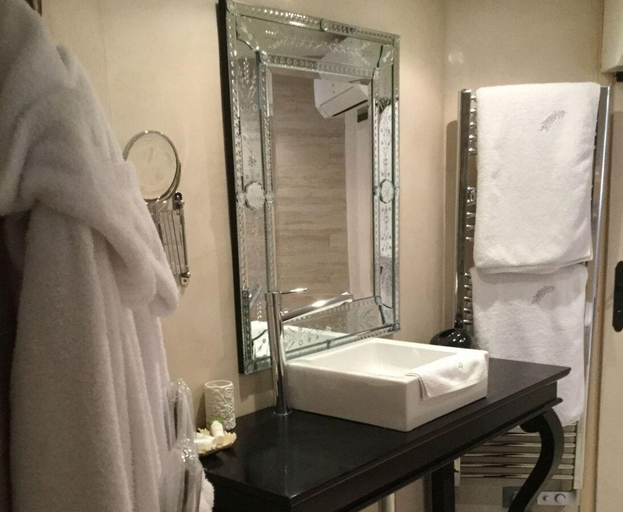 Bathroom 3, Mas De Provence En Riviera, Alpes-Maritimes