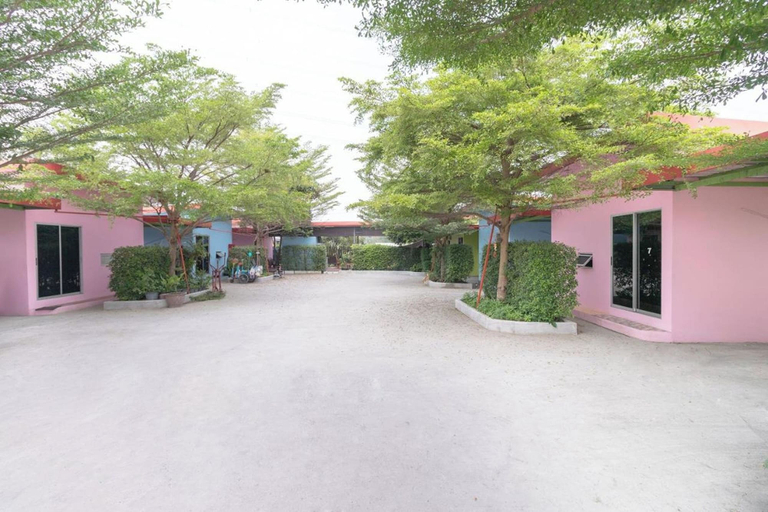 Exterior & Views 5, Ruai Thong Pong Pai Resort, Min Buri