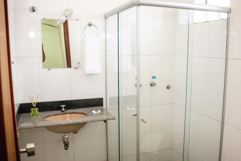 Bathroom 3, Riviera Palace Hotel, Sete Lagoas