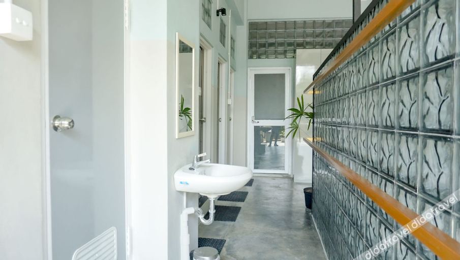 Bathroom 4, Kolo kolo, Sleman
