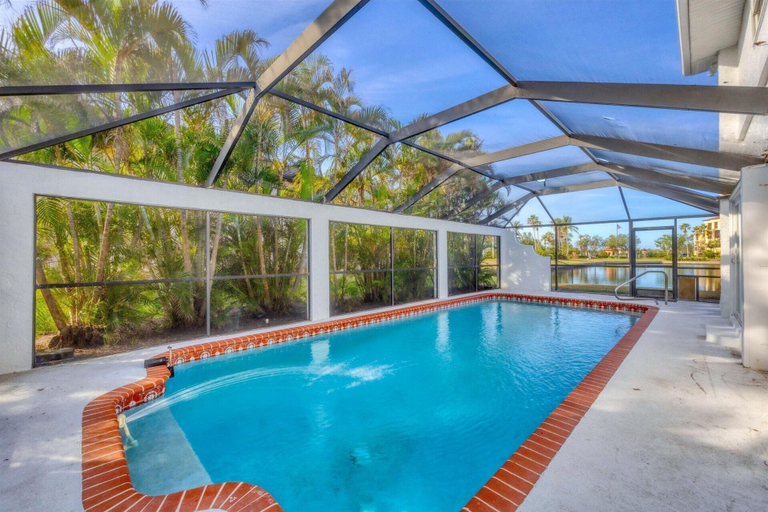 Sport & Beauty 5, 175 Colony Point Drive, Charlotte