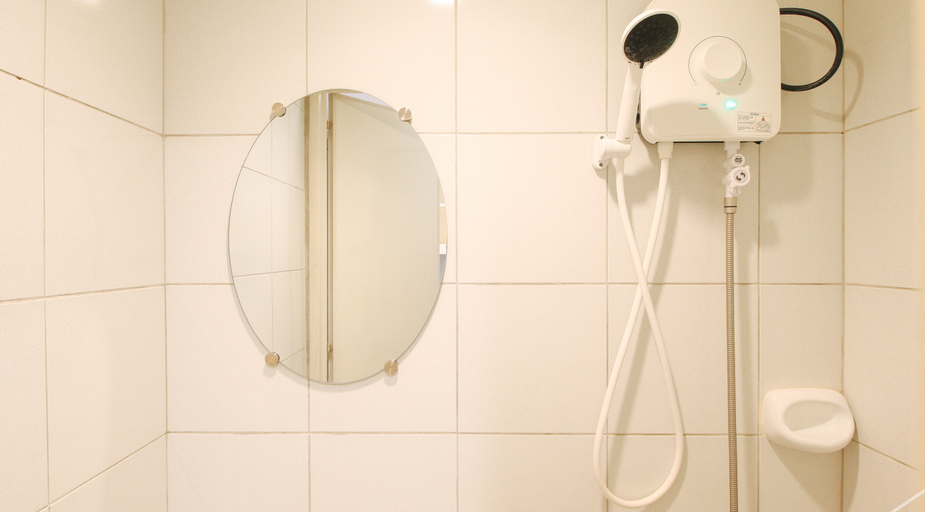 Bathroom 5, RedDoorz Plus @ Lagoon Resort Zambales, Olongapo City